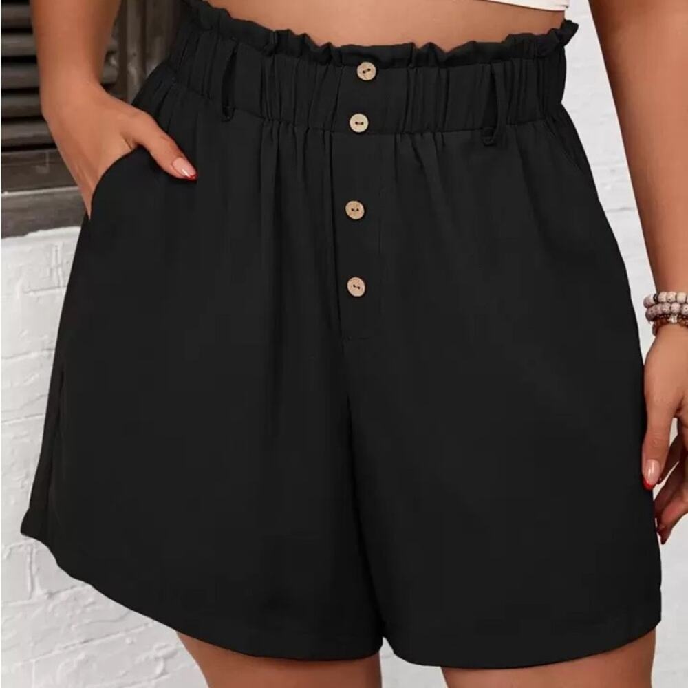SHEIN Black LUNE Plus Paperbag Waist Button Front Shorts Size XL
  b33